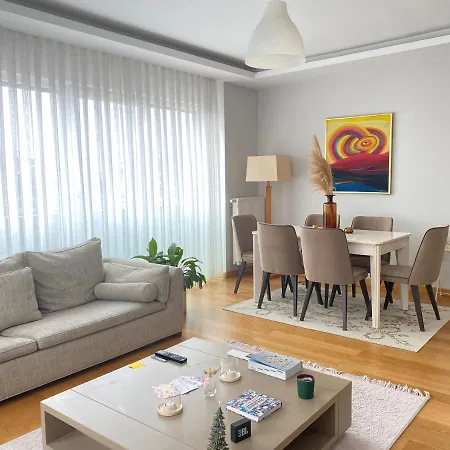 New Building Lovely Modern Apt With 90mbs Fiber Internet 5min Walking To Bagdat Street *
