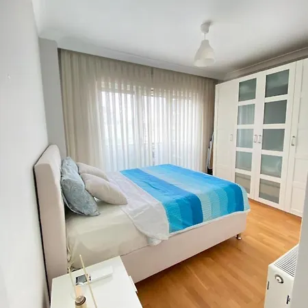 New Building Lovely Modern Apt With 90mbs Fiber Internet 5min Walking To Bagdat Street