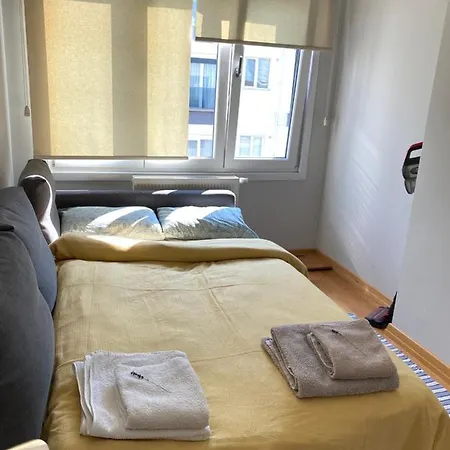 New Building Lovely Modern Apt With 90mbs Fiber Internet 5min Walking To Bagdat Street *