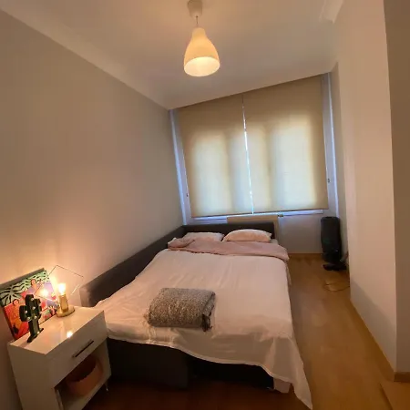 Apartment New Building Lovely Modern With 90mbs Fiber Internet 5min Walking To Bagdat Street *